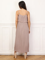 Robe fluide et plissée à volants