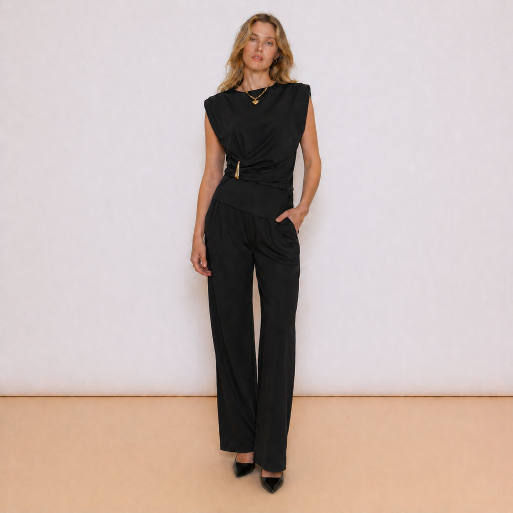 [2026.NOHO] Completo Due Pezzi Con Top Asimmettrico Drappeggiato E Pantalone Morbido