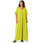 Robe longue, ample et fluide à col en V pour femme – chic et confortable pour l'été.