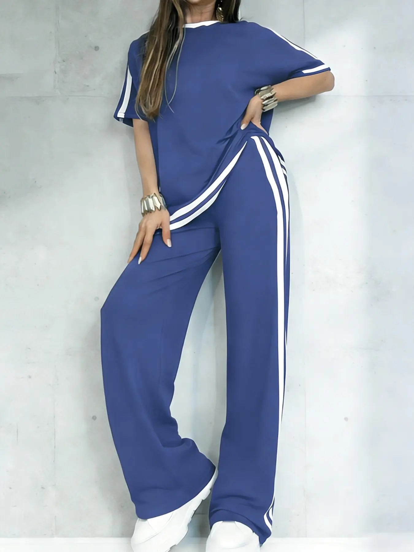 Ensemble de Sport Décontracté pour Femmes, Haut à Col Rond et Manches Courtes avec Ourlet Fendu et Pantalon Long Rayé, Ensemble Deux Pièces Printemps/Été