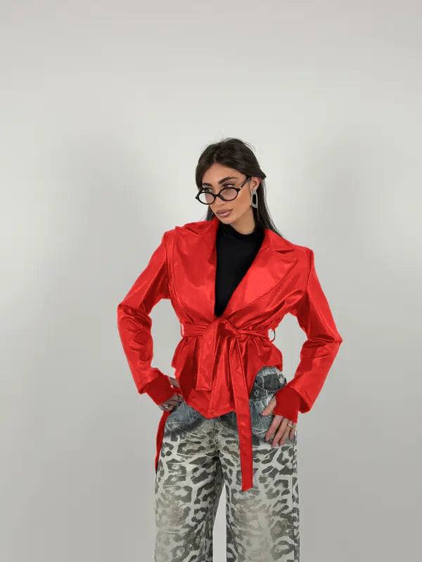 Veste avec ceinture à la taille