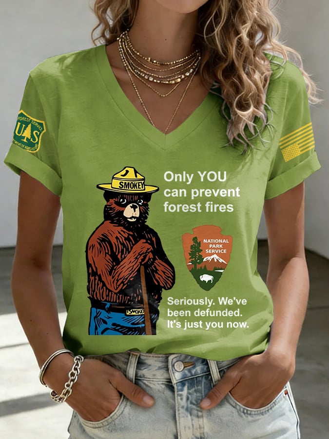 T-Shirt Stampa Girocollo Retro Resist Save The Forest Service Only You Can Prevent Forest Fires Seriously. We've Been Defunded. It'S Just You Now