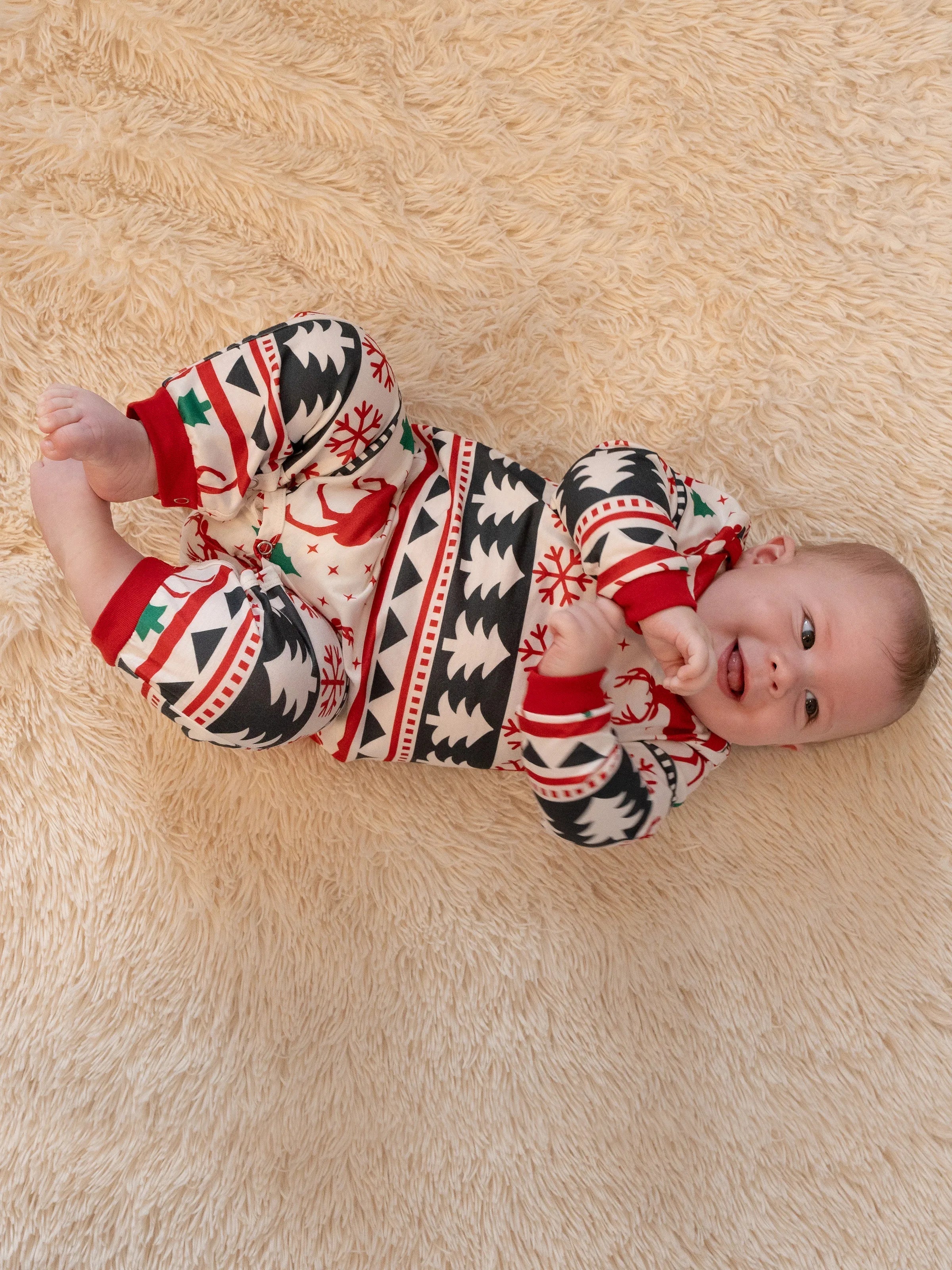 Pyjamas de Noël pour la famille, motif rennes, manches longues avec chaussettes de Noël (Sécurité certifiée SGS) Rouge et blanc