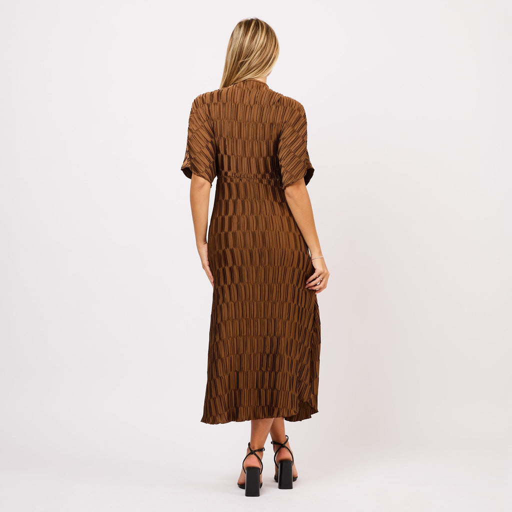 [2026.COUTURE] Abito midi plissettato con maniche kimono