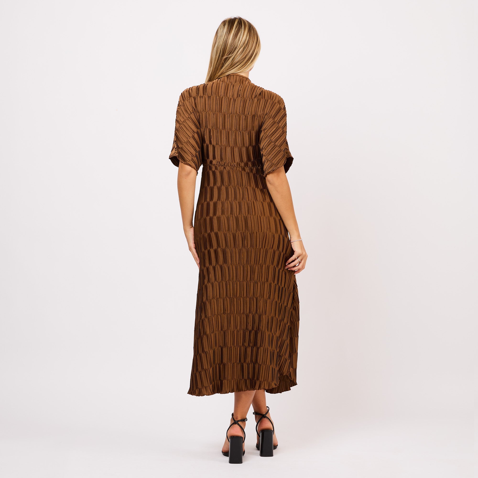 [2026.COUTURE] Abito midi plissettato con maniche kimono