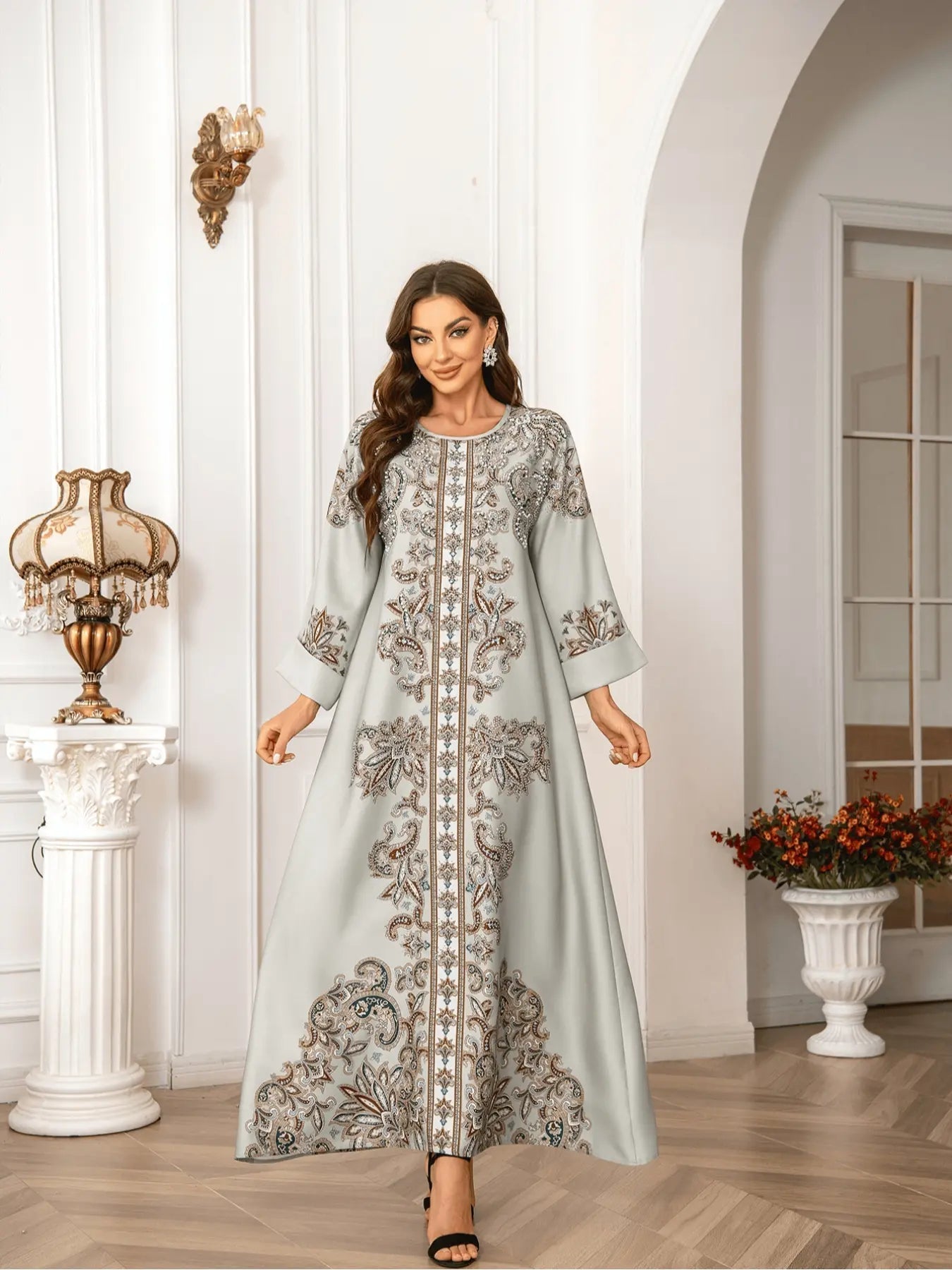 Elegante Abito Lungo Bohemien da Donna Musulmana, Stampa All-over, Vestibilità Ampia, Girocollo, Maniche a Volant, Manica Lunga, Tutte le Stagioni