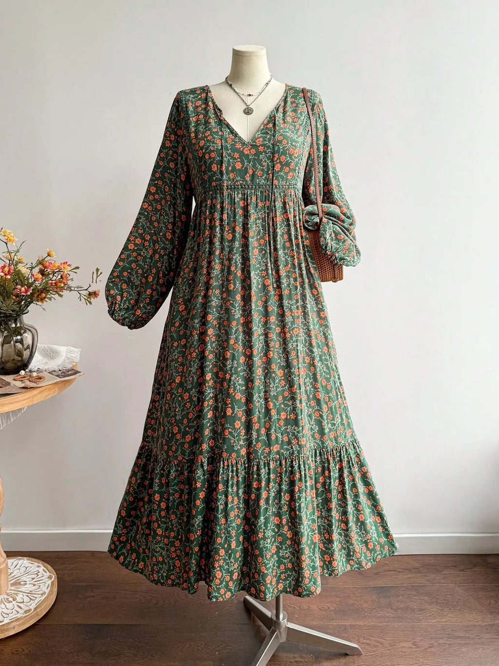 Abito Lungo Floreale da Donna Taglie Forti, Abito Lungo con Scollo a V e Lacci sul Retro e Bordo in Pizzo a Maniche Lunghe per Autunno Inverno, Elegante e Casual