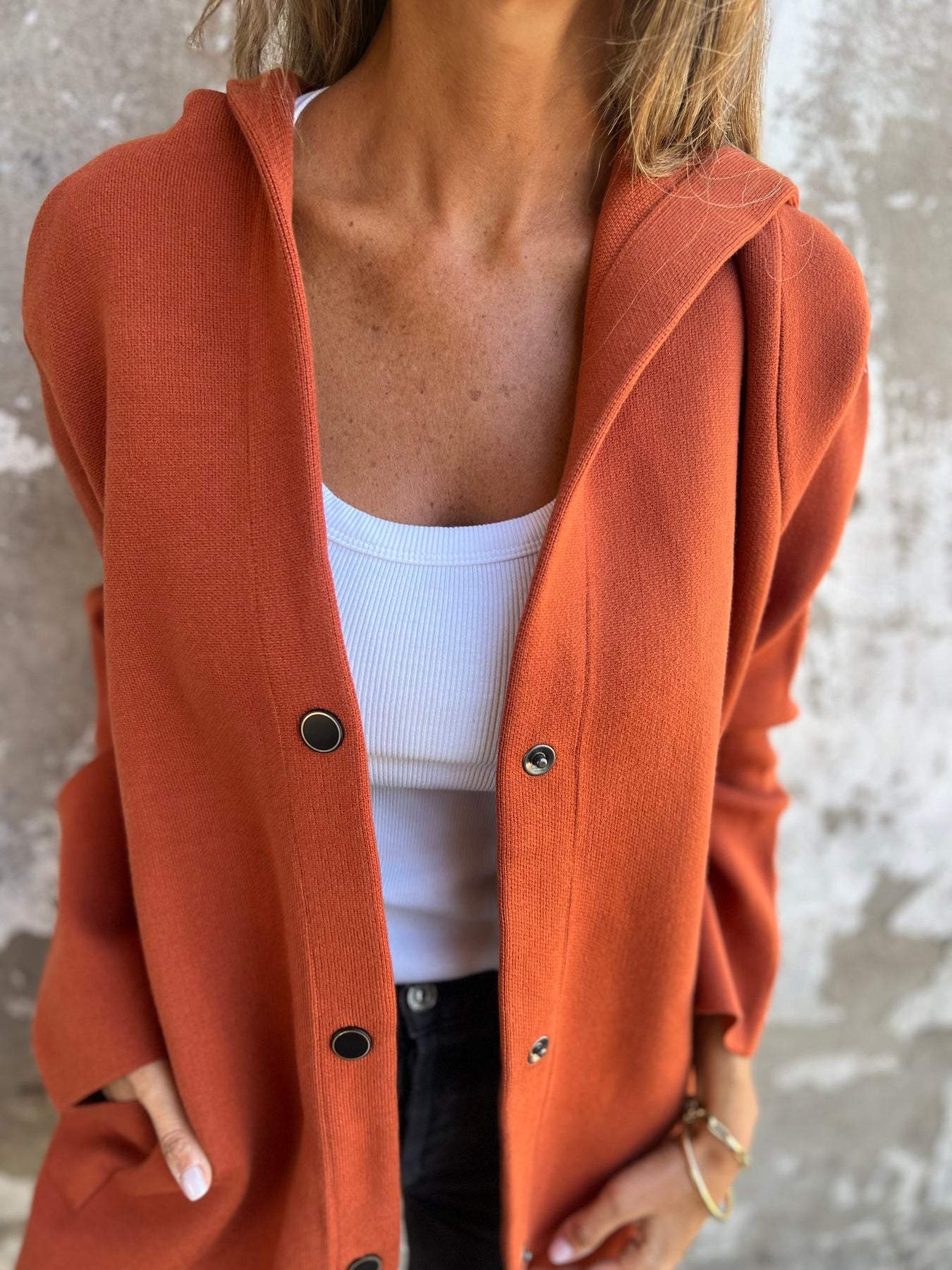 Veste décontractée à capuche et à boutonnage simple
